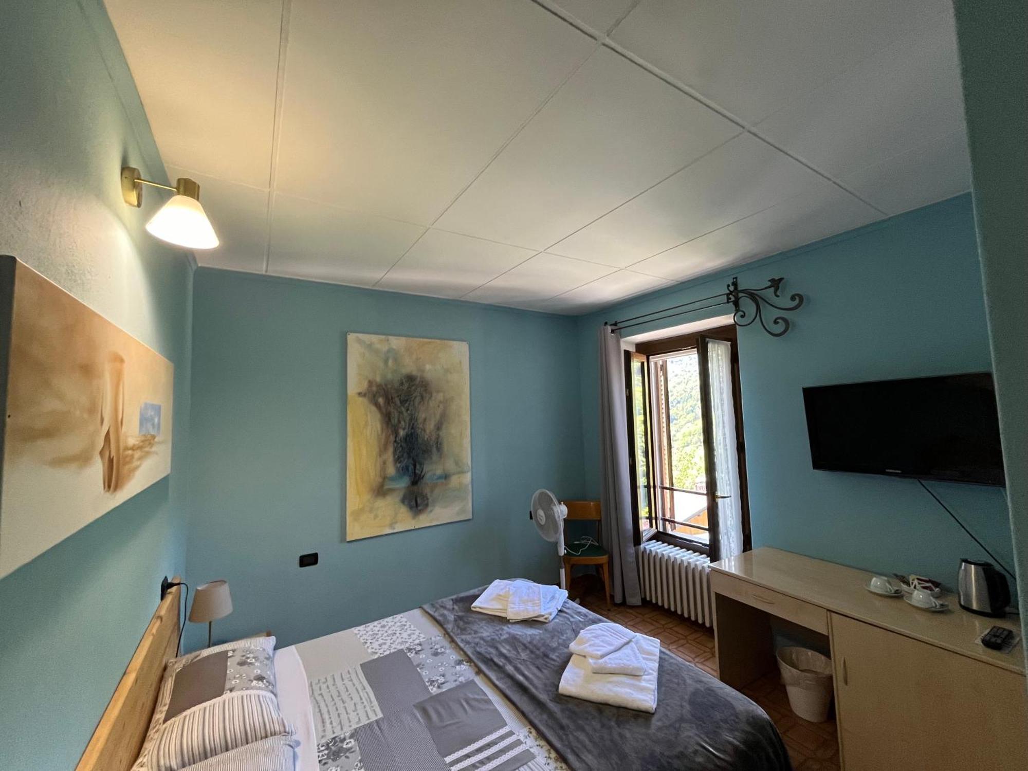 La Locanda Dell'Oreste Dizzasco Eksteriør billede